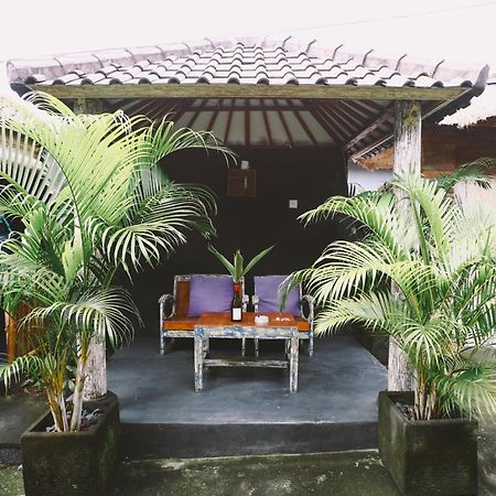 Отель Swan House Canggu Экстерьер фото