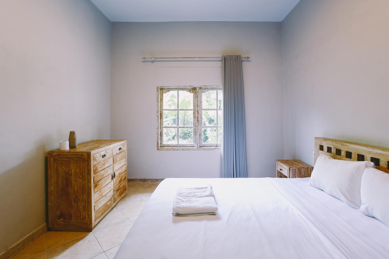 Отель Swan House Canggu Экстерьер фото