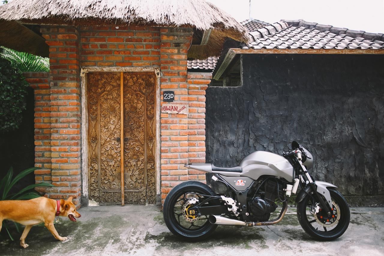 Отель Swan House Canggu Экстерьер фото