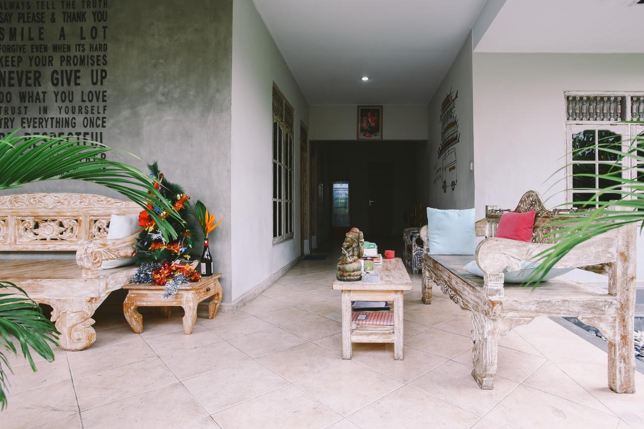 Отель Swan House Canggu Экстерьер фото