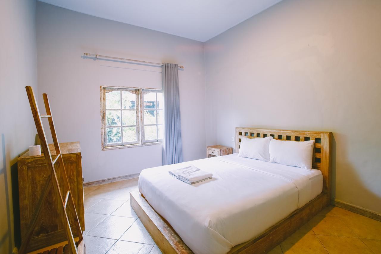 Отель Swan House Canggu Экстерьер фото