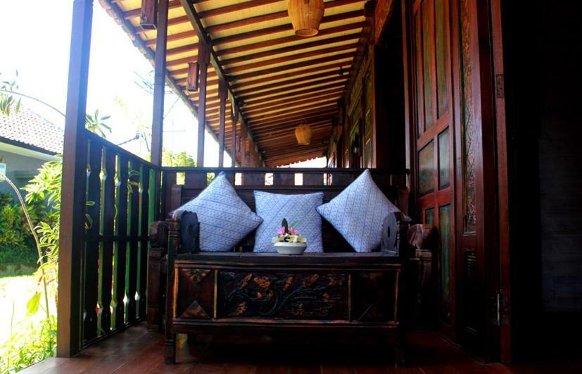 Отель Swan House Canggu Экстерьер фото